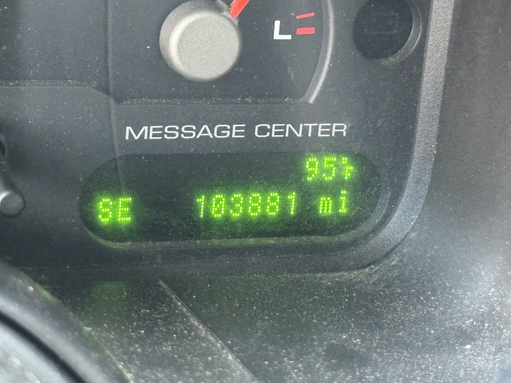 2005 Ford Explorer Image 25