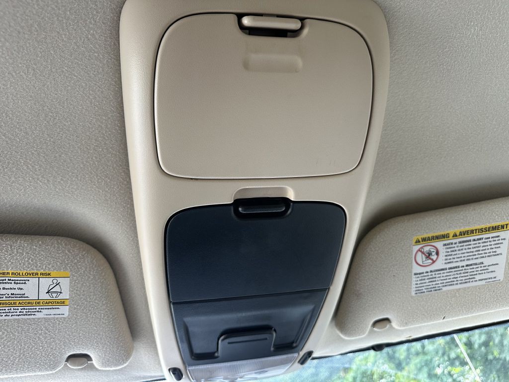 2005 Ford Explorer Image 30
