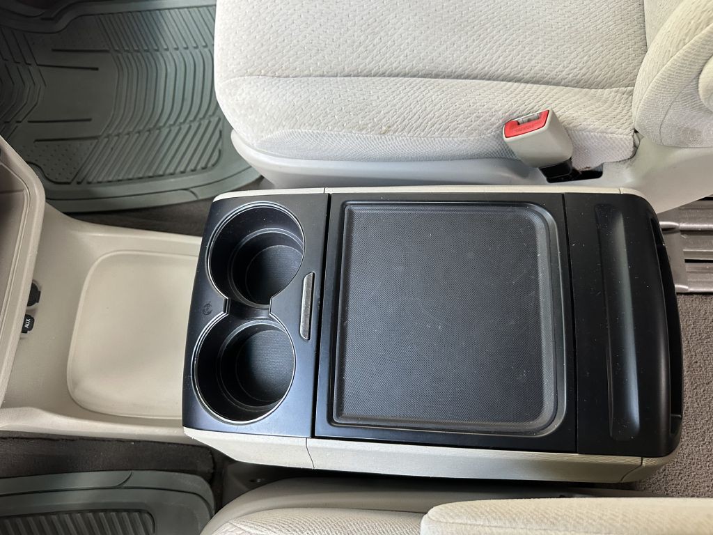 2014 Toyota Sienna Image 29
