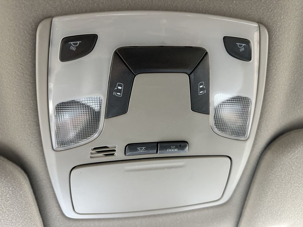 2014 Toyota Sienna Image 31