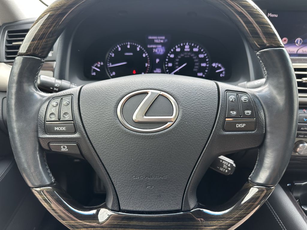2014 Lexus LS Image 25