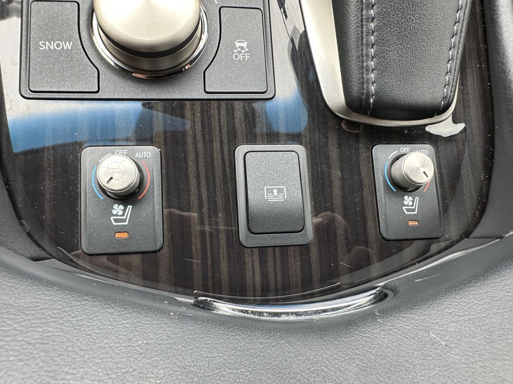 2014 Lexus LS Image 31
