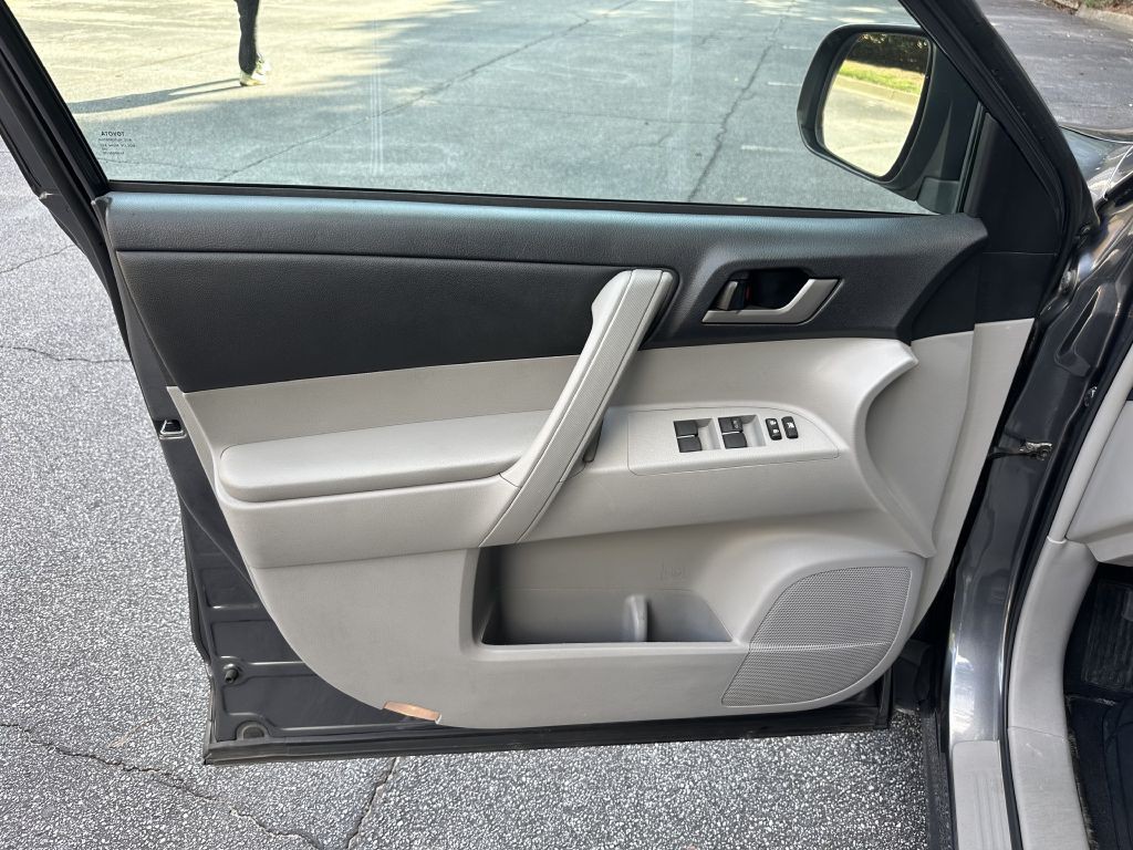 2013 Toyota Highlander Image 10