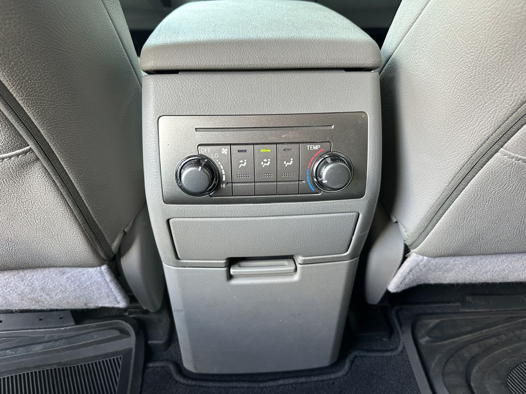 2013 Toyota Highlander Image 22