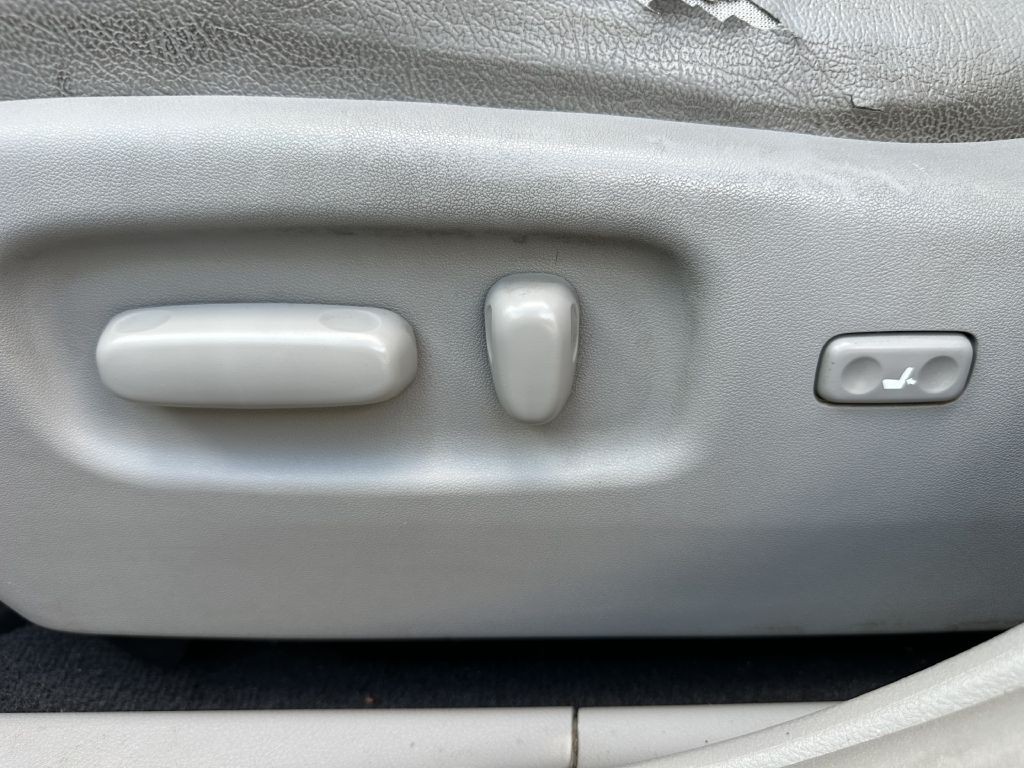 2013 Toyota Highlander Image 24