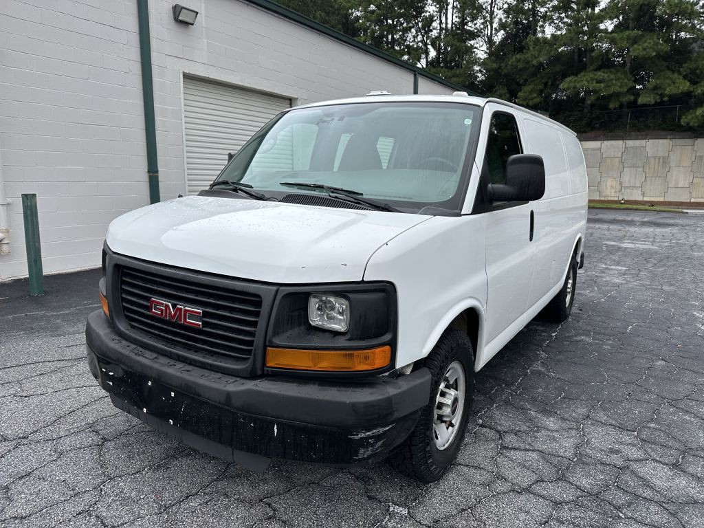 2015 GMC Savana Image 2