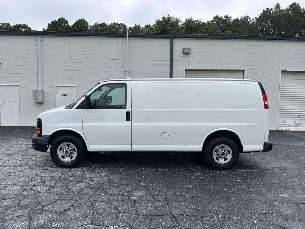 2015 GMC Savana Image 3