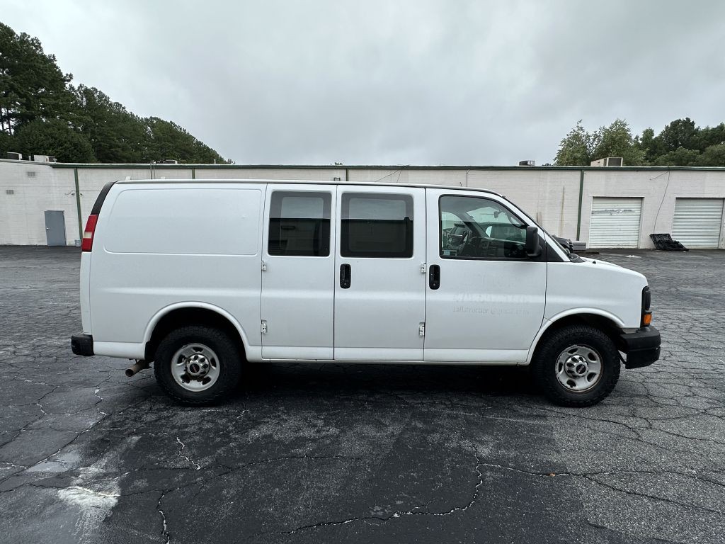 2015 GMC Savana Image 7