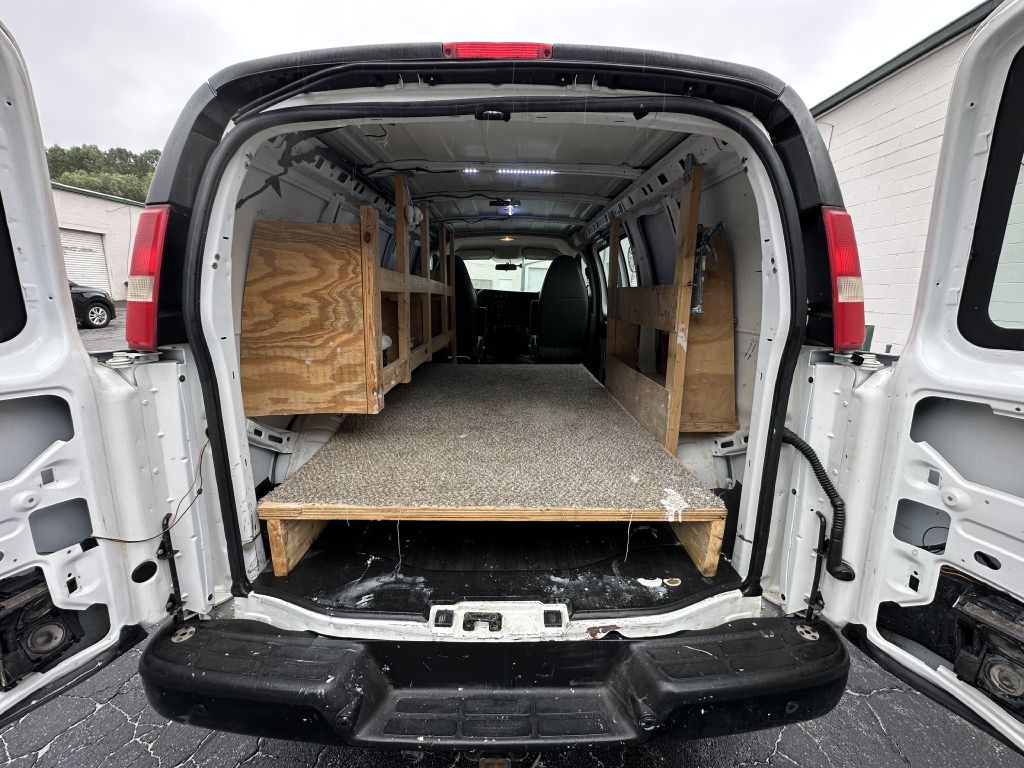 2015 GMC Savana Image 11