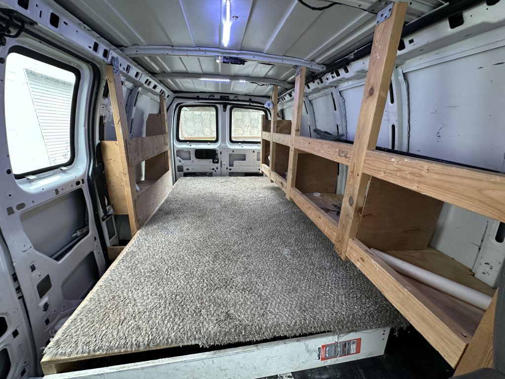2015 GMC Savana Image 16