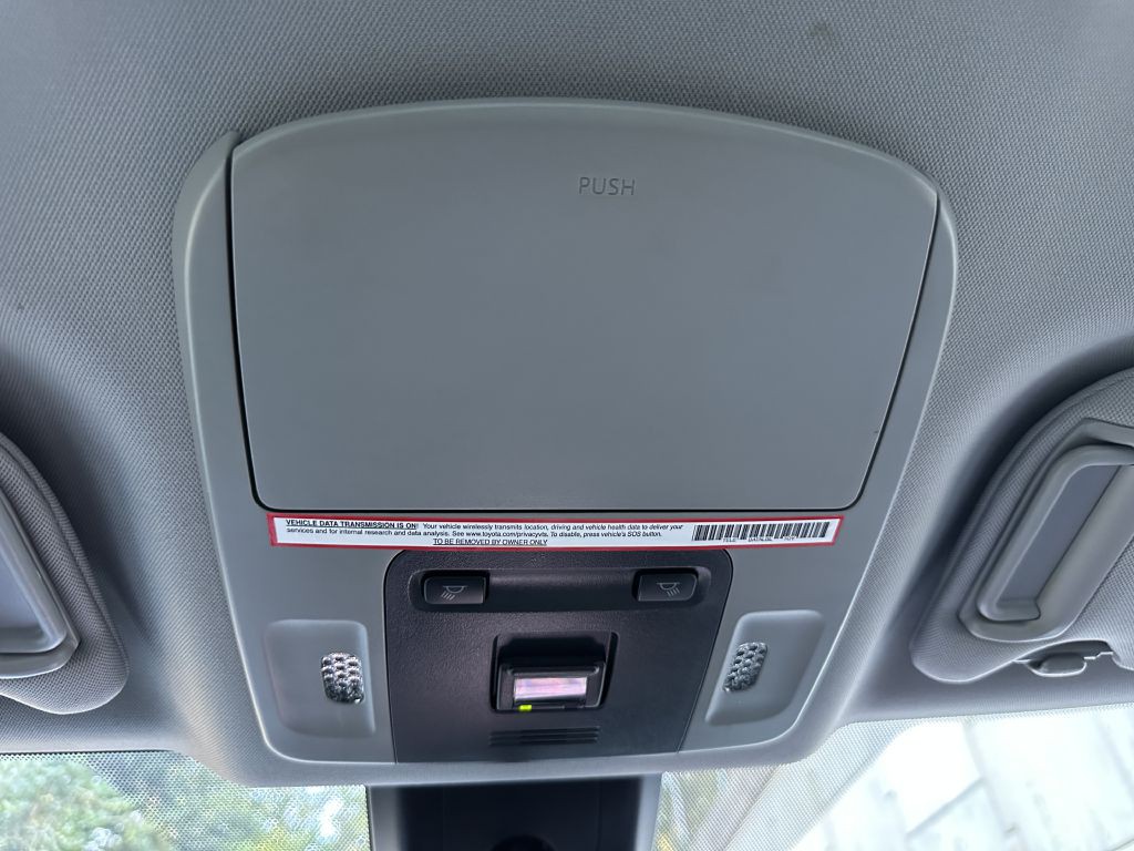 2022 Toyota Camry Image 31