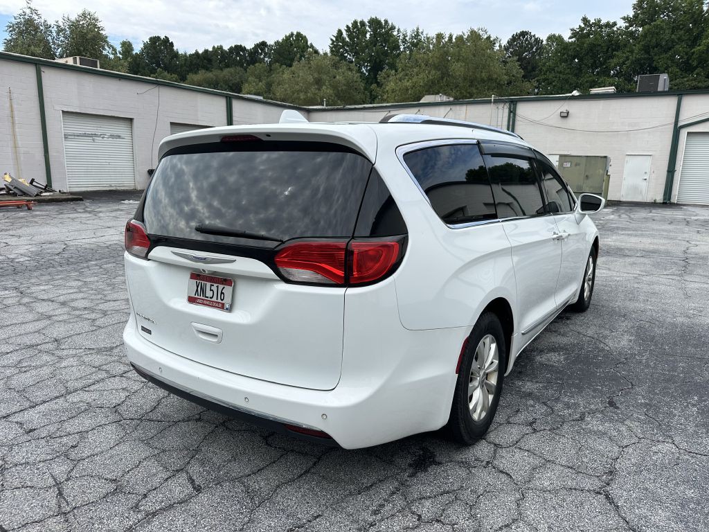 2018 Chrysler Pacifica Image 5