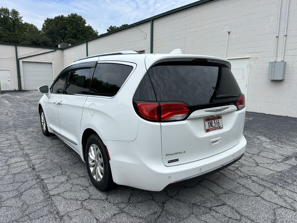 2018 Chrysler Pacifica Image 7
