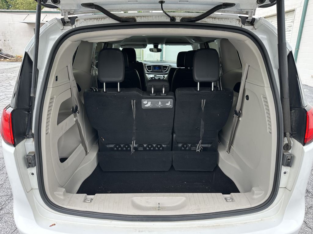 2018 Chrysler Pacifica Image 13