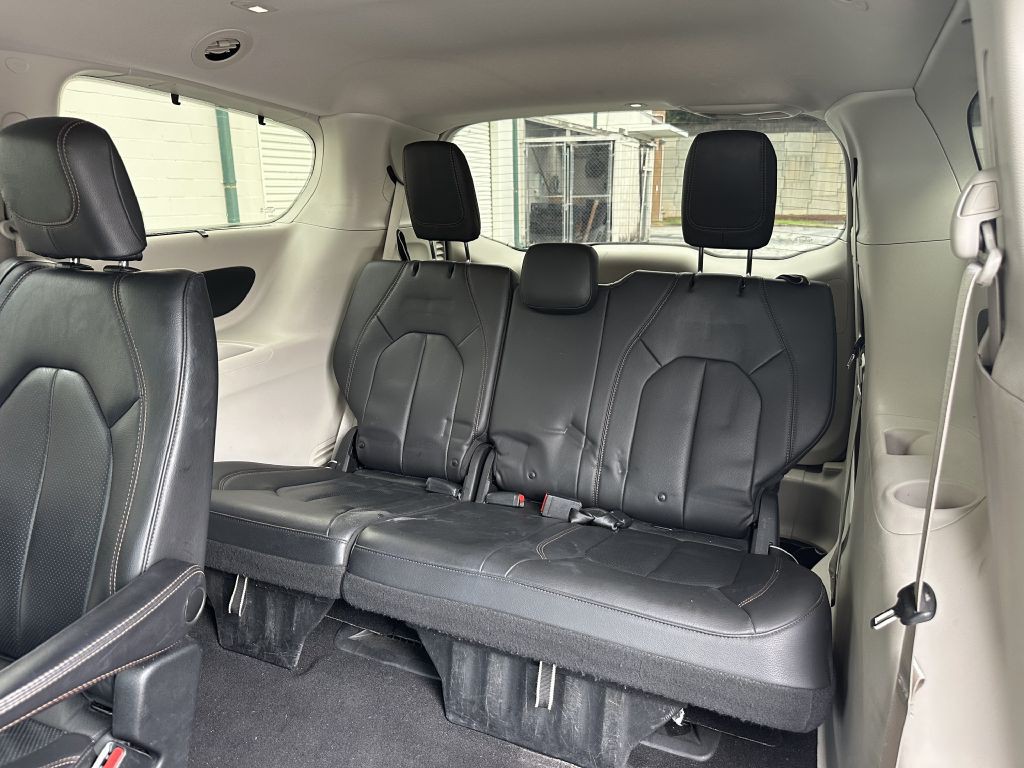 2018 Chrysler Pacifica Image 18