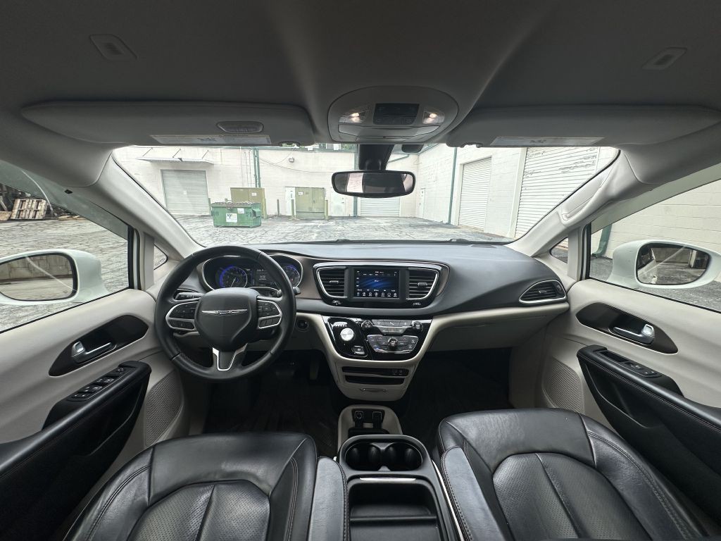 2018 Chrysler Pacifica Image 19
