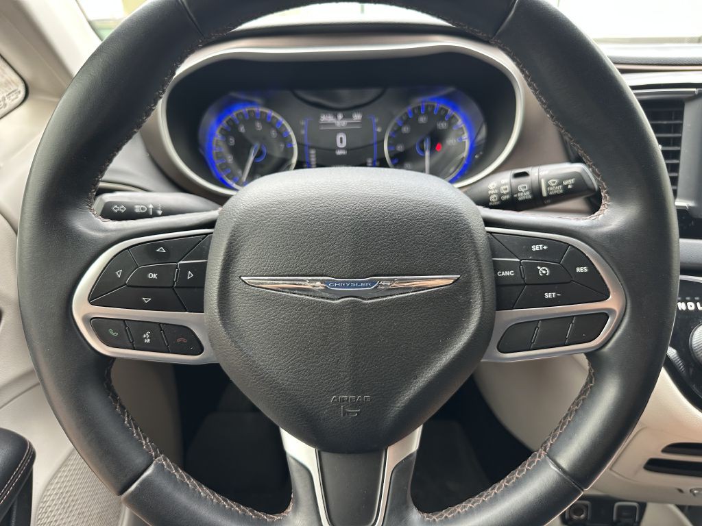 2018 Chrysler Pacifica Image 22