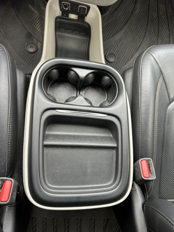 2018 Chrysler Pacifica Image 28