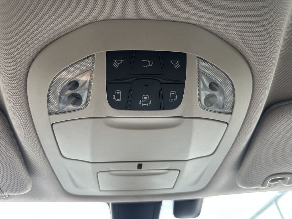 2018 Chrysler Pacifica Image 30