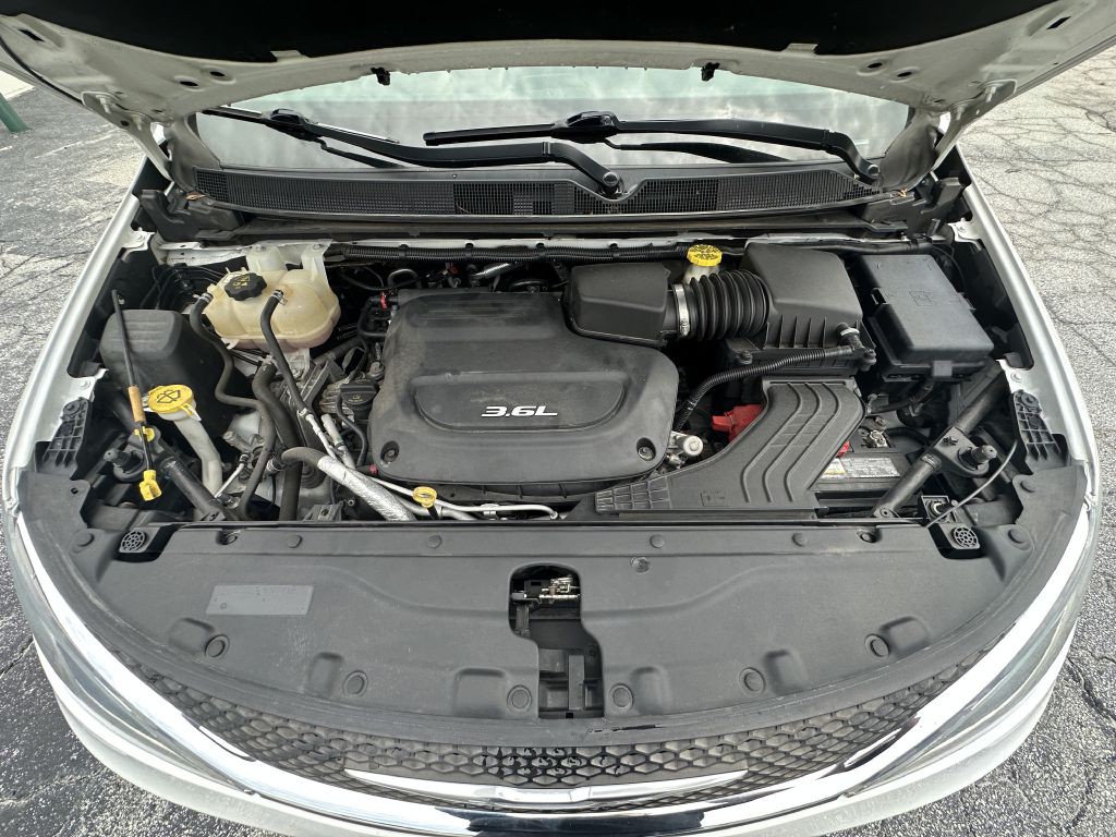 2018 Chrysler Pacifica Image 35