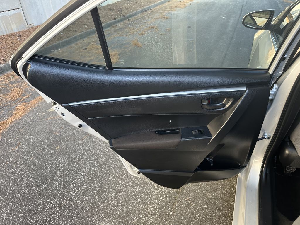 2015 Toyota Corolla Image 12