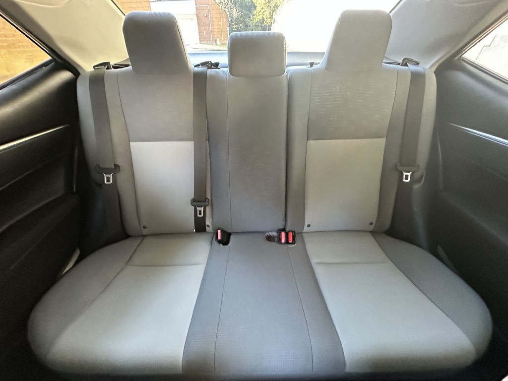 2015 Toyota Corolla Image 19