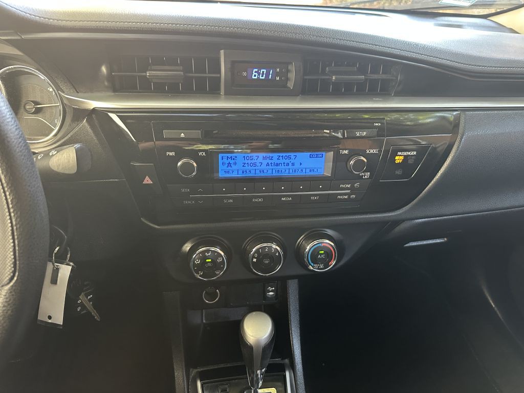 2015 Toyota Corolla Image 26