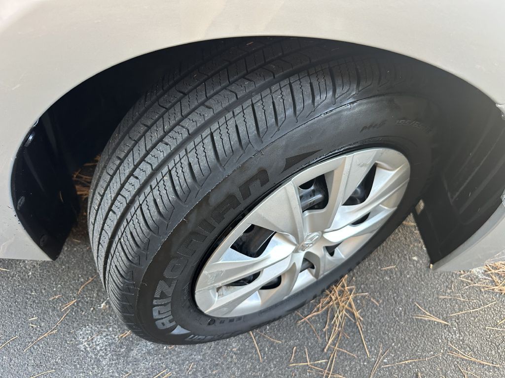2015 Toyota Corolla Image 34
