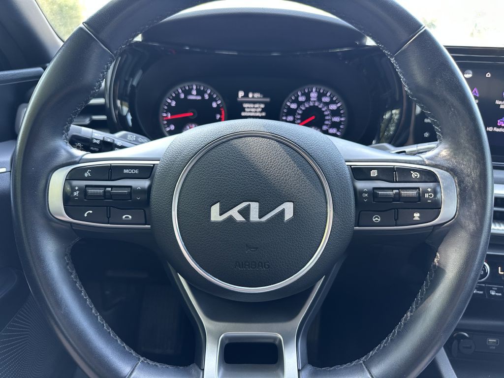 2023 Kia K5 Image 24