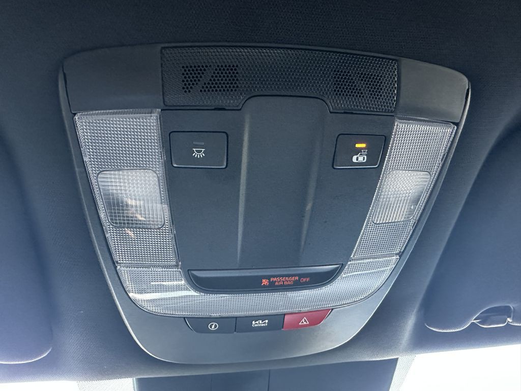 2023 Kia K5 Image 33