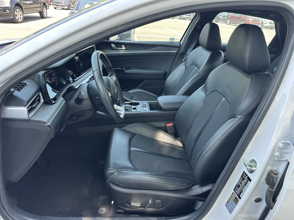 2023 Kia K5 Image 12