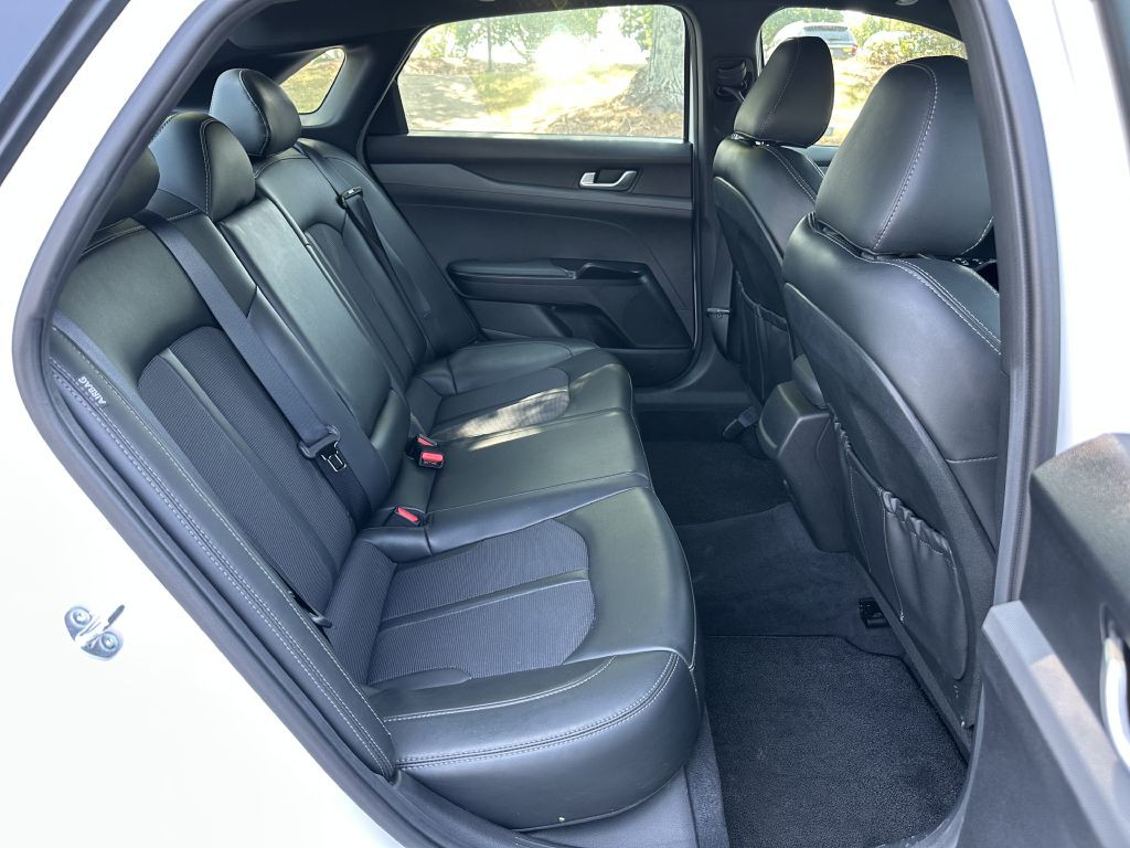 2023 Kia K5 Image 17