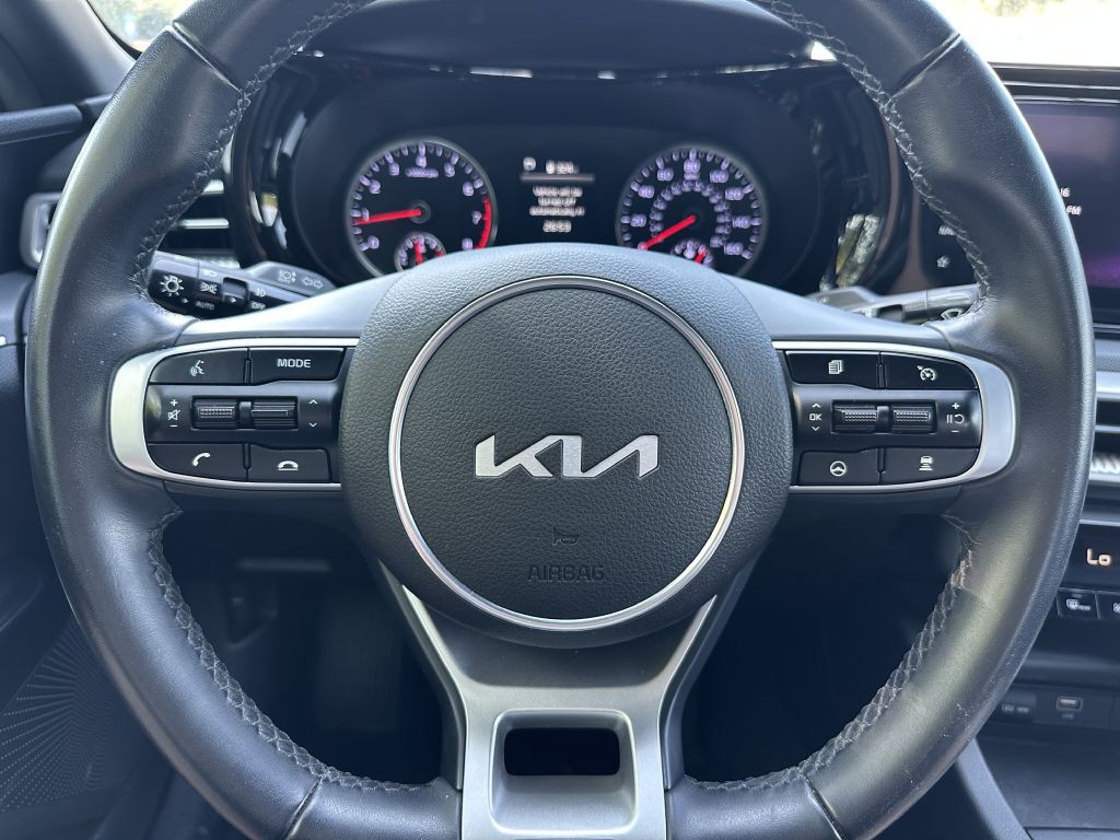 2023 Kia K5 Image 25