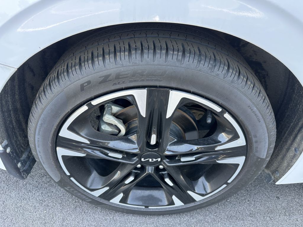 2023 Kia K5 Image 38
