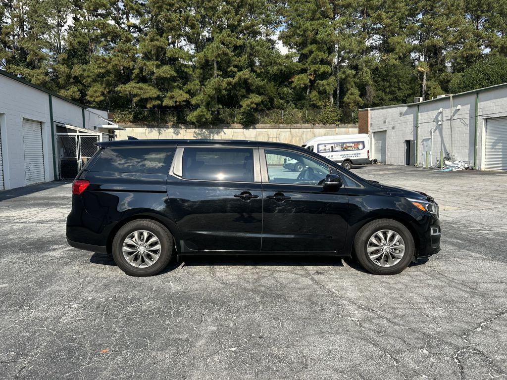 2021 Kia Sedona Image 4