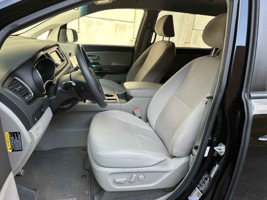 2021 Kia Sedona Image 11