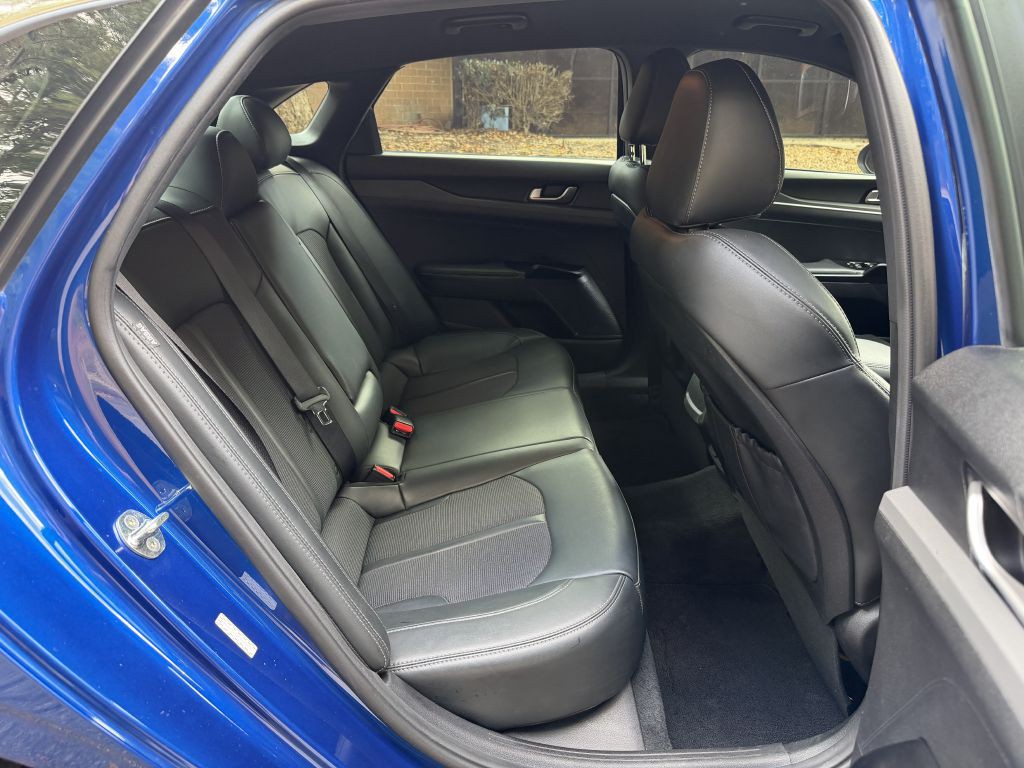 2023 Kia K5 Image 16
