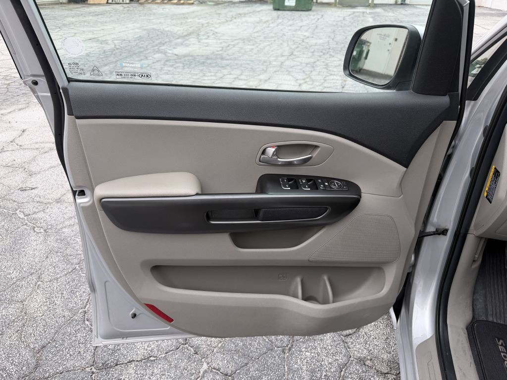 2021 Kia Sedona Image 9