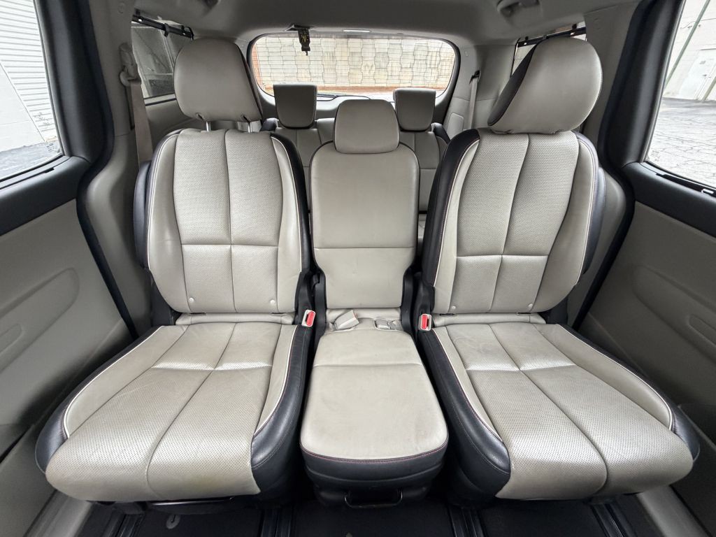 2021 Kia Sedona Image 17