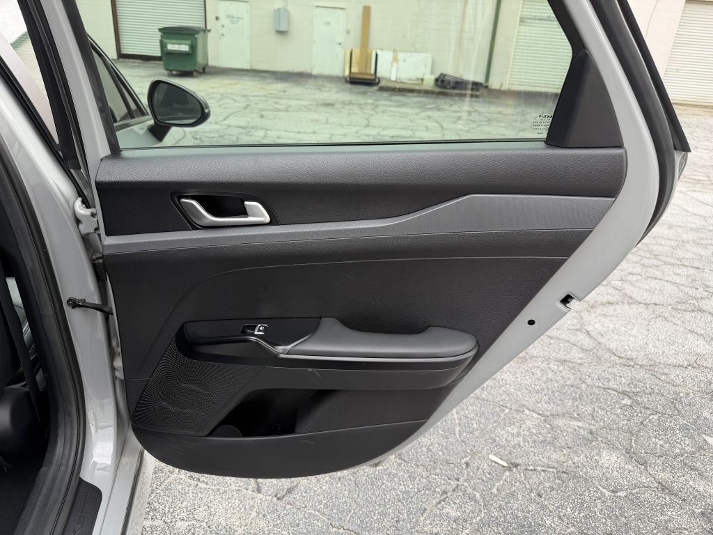 2023 Kia K5 Image 15