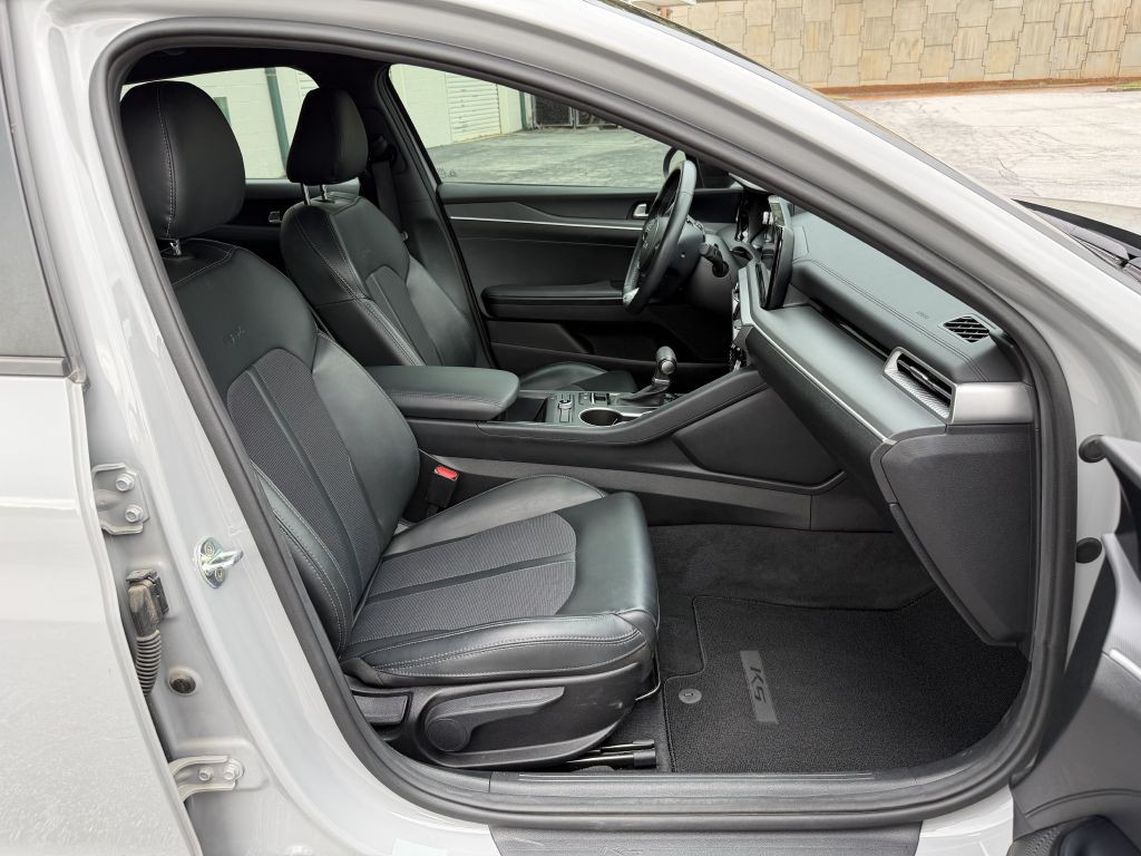 2023 Kia K5 Image 18