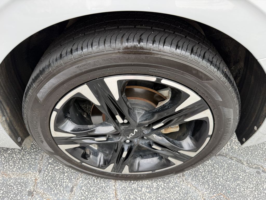 2023 Kia K5 Image 35