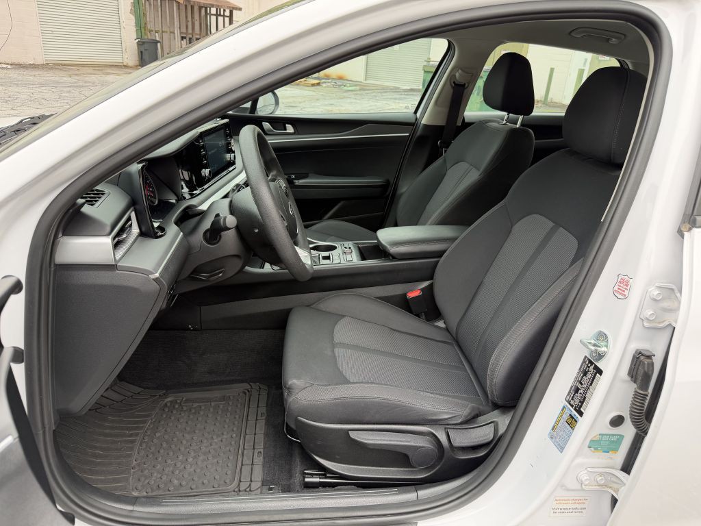 2021 Kia K5 Image 11