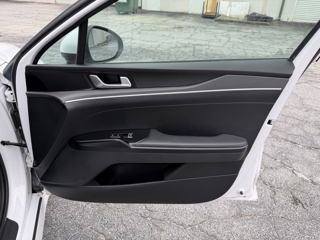 2021 Kia K5 Image 17