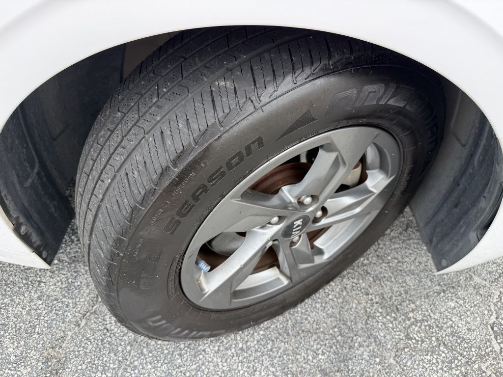 2021 Kia K5 Image 32