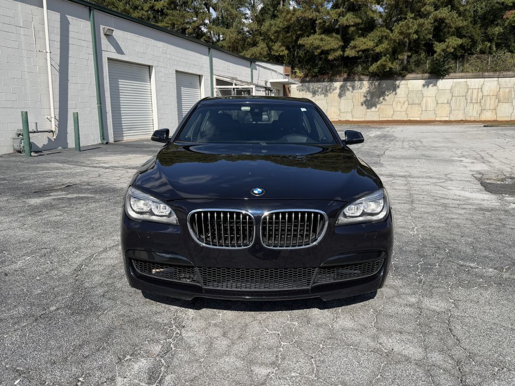 2013 BMW 7 Series Image 2