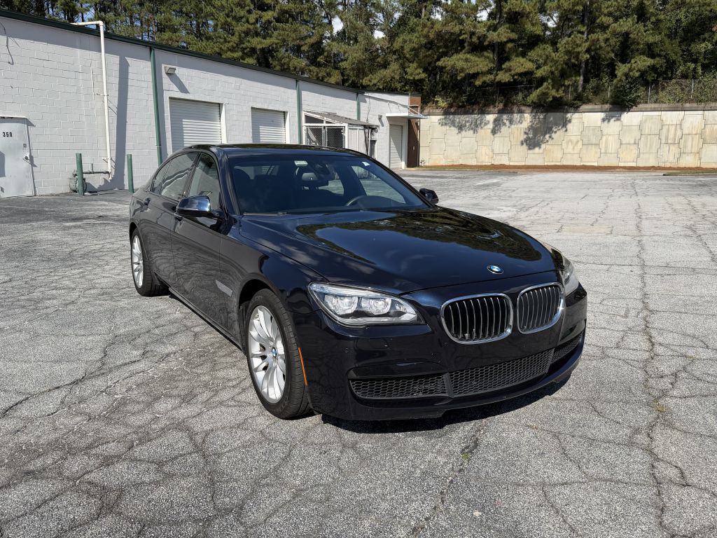 2013 BMW 7 Series Image 3