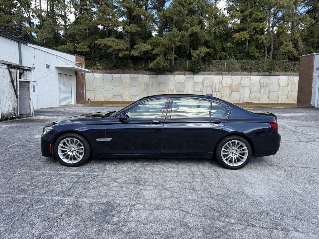 2013 BMW 7 Series Image 8
