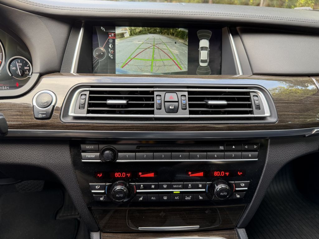 2013 BMW 7 Series Image 31