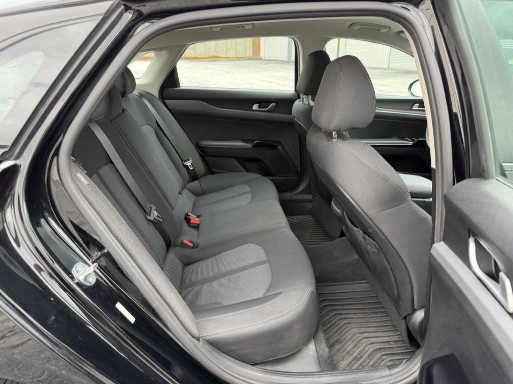 2024 Kia K5 Image 16